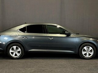 2019 Skoda Superb III, серый, 1730000 рублей, вид 4