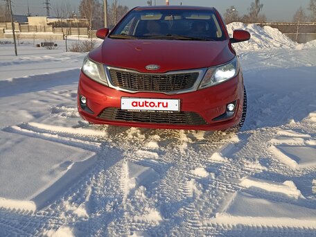 2013 Kia Rio III, красный, 800000 рублей, вид 2
