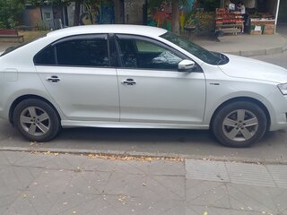 2018 Skoda Rapid I Рестайлинг, белый, 800000 рублей, вид 3