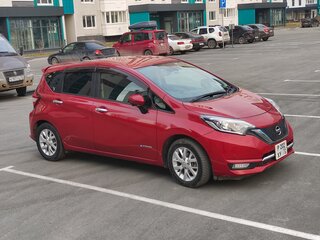 2016 Nissan Note e-Power II Рестайлинг, красный, 1079000 рублей, вид 3