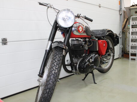 1956 BSA C10, красный, 590000 рублей, вид 4