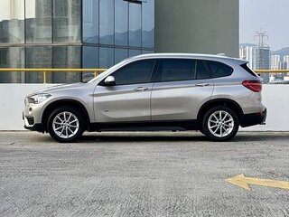 2018 BMW X1 18i sDrive II (F48), серебристый, 1650008 рублей, вид 4
