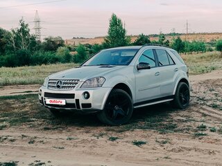 2005 Mercedes-Benz M-Класс 320 II (W164), серебристый, 1400000 рублей, вид 1
