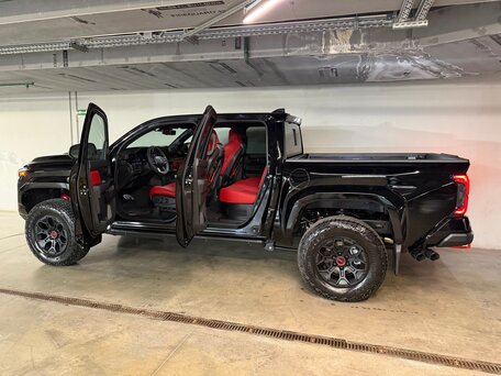 2026 Toyota Tacoma IV, чёрный, 11600000 рублей, вид 2