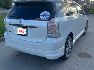 2004 Toyota Wish I, белый, 810000 рублей, вид 5