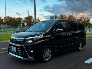 2018 Toyota Voxy III (R80) Рестайлинг, чёрный, 2080000 рублей, вид 3