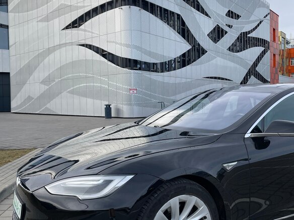 2016 Tesla Model S 75 I Рестайлинг, чёрный, 2990000 рублей - вид 10