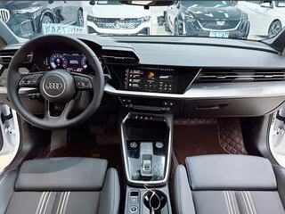2023 Audi A3 Sportback 35 TFSI IV (8Y), белый, 1940000 рублей, вид 3