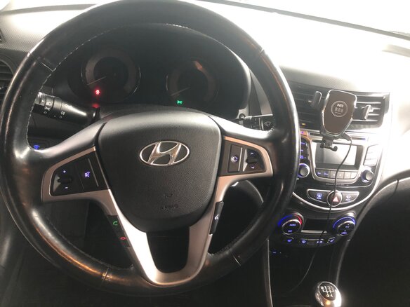 2015 Hyundai Solaris I Рестайлинг, белый, 1132000 рублей - вид 12