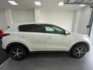 2017 Kia Sportage IV, белый, 1780000 рублей, вид 4