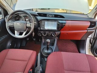 2022 Toyota Hilux VIII Рестайлинг 2, белый, 4950000 рублей, вид 4