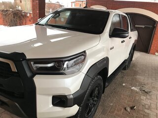 2020 Toyota Hilux VIII Рестайлинг 2, белый, 5100000 рублей, вид 3