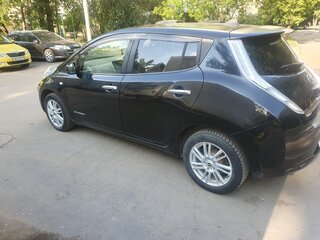 2012 Nissan Leaf (EM61) I (ZE0/AZE0), чёрный, 990000 рублей, вид 5
