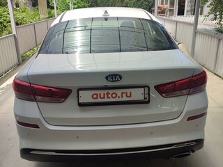 2019 Kia Optima IV Рестайлинг, белый, 2000000 рублей, вид 5