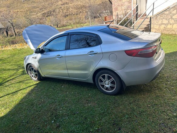 2012 Kia Rio III, серебристый, 715000 рублей - вид 5
