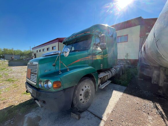 2003 Freightliner Century Class, зелёный, 1450000 рублей - вид 2