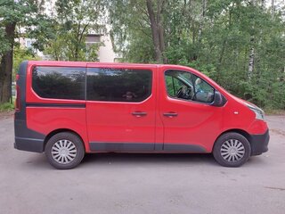 2016 Renault Trafic III, красный, 2500000 рублей, вид 2