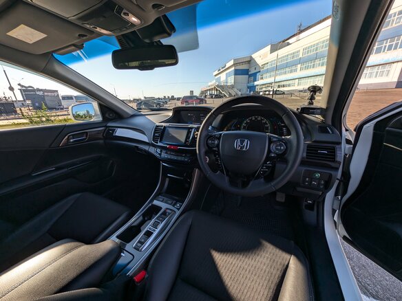 2016 Honda Accord IX Рестайлинг, белый, 2200000 рублей - вид 9