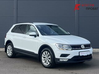 2017 Volkswagen Tiguan II, белый, 1825000 рублей, вид 3