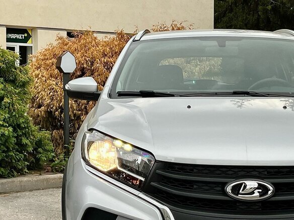 2018 Lada (ВАЗ) XRAY Cross I, серебристый, 1250000 рублей - вид 13