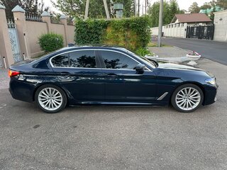 2018 BMW 5 серии 520d VII (G30/G31/G38), синий, 3000000 рублей, вид 4