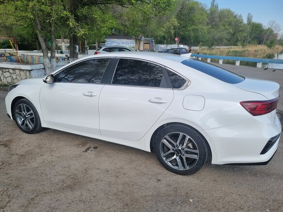 2019 Kia K3 II, белый, 1700000 рублей - вид 4