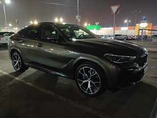 2022 BMW X6 40i III (G06), зелёный, 7500000 рублей, вид 3