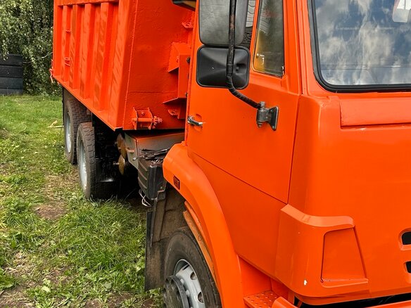 2004 КамАЗ 6520, оранжевый, 1100000 рублей - вид 4