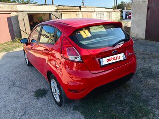 2016 Ford Fiesta Mk6 Рестайлинг, красный, 1150000 рублей, вид 3