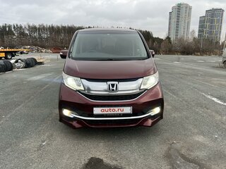 2015 Honda Stepwgn V, красный, 2250000 рублей, вид 2