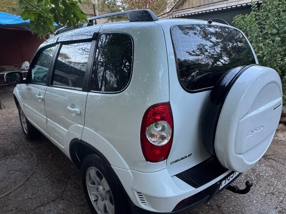 2012 Chevrolet Niva I Рестайлинг, белый, 570000 рублей - вид 9