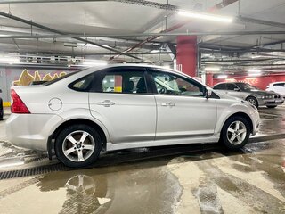 2008 Ford Focus II Рестайлинг, серебристый, 410000 рублей, вид 4