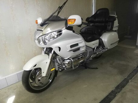 2003 Honda GL 1800 Gold Wing, серебристый, 1000000 рублей, вид 1