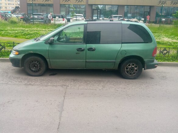 1999 Dodge Caravan III, зелёный, 300000 рублей - вид 3