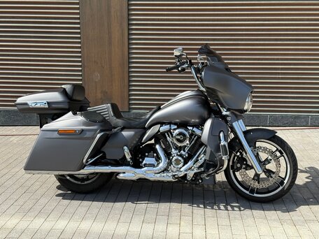 2017 Harley-Davidson Street Glide Special, серый, 2950000 рублей, вид 3