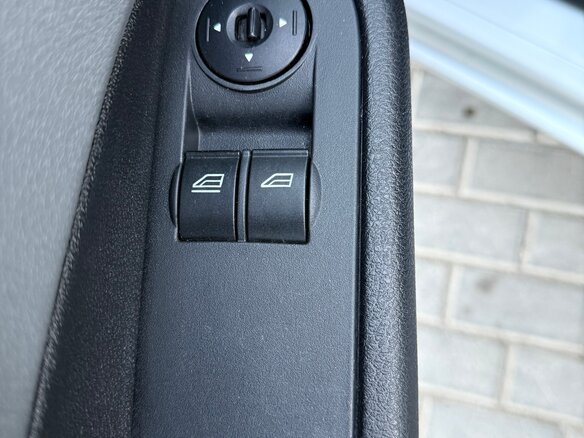 2009 Ford Focus II Рестайлинг, серебристый, 650000 рублей - вид 13