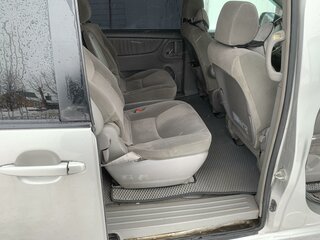 2003 Toyota Sienna II, серебристый, 1100000 рублей, вид 2