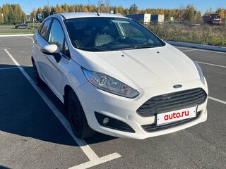 2015 Ford Fiesta Mk6 Рестайлинг, белый, 790000 рублей, вид 4