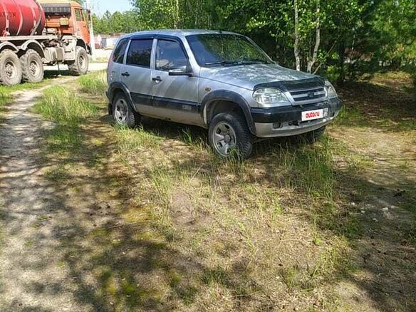 2004 Chevrolet Niva I, серебристый, 260000 рублей - вид 1