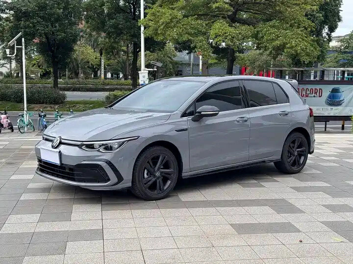 Открыть фотографии: Volkswagen Golf VIII