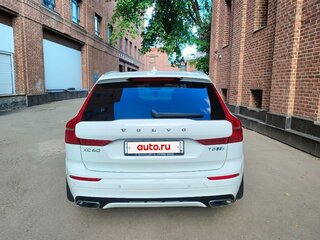 2018 Volvo XC60 II, белый, 3300000 рублей, вид 4
