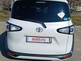2015 Toyota Sienta II, белый, 1420000 рублей, вид 2