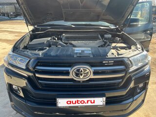 2018 Toyota Land Cruiser 200 Series Рестайлинг 2, чёрный, 6300000 рублей, вид 1