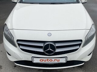 2014 Mercedes-Benz A-Класс 180 III (W176), белый, 1405000 рублей, вид 2