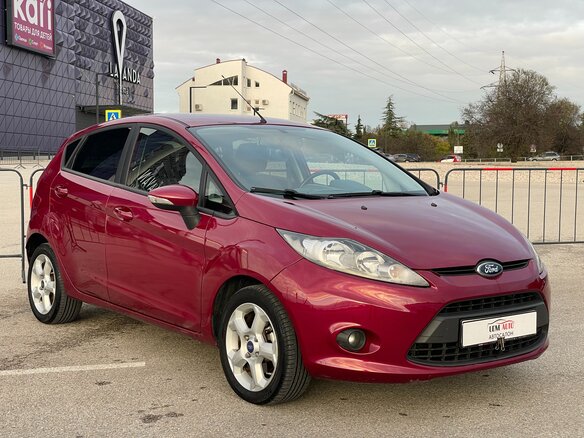 2011 Ford Fiesta Mk6, красный, 947000 рублей - вид 7