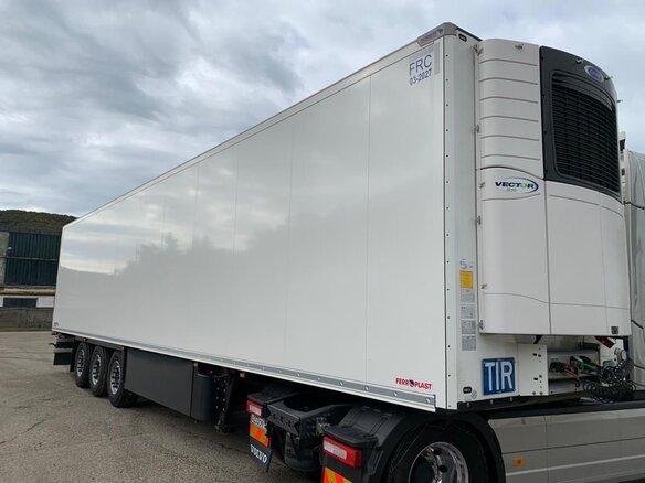 2021 Schmitz Cargobull SKO, белый, 8299999 рублей - вид 3