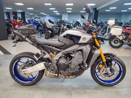 2024 Yamaha MT-09 (FZ-09), чёрный, 1309000 рублей, вид 1