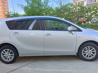 2011 Toyota Verso I, серебристый, 1100000 рублей, вид 2