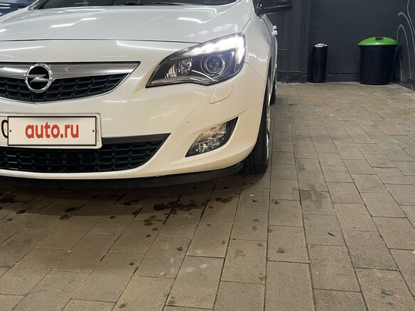 2011 Opel Astra J, белый, 850000 рублей - вид 4