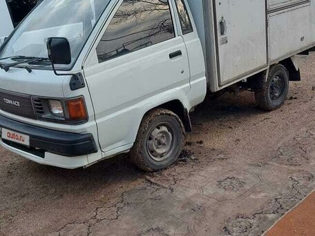 1989 Toyota TownAce, белый, 650000 рублей, вид 1